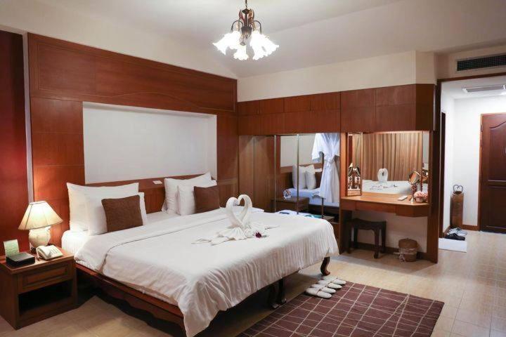 Country Lake View Hotel Suphanburi Zewnętrze zdjęcie